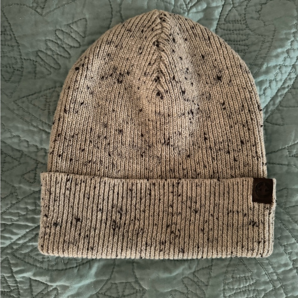 Levitate hat